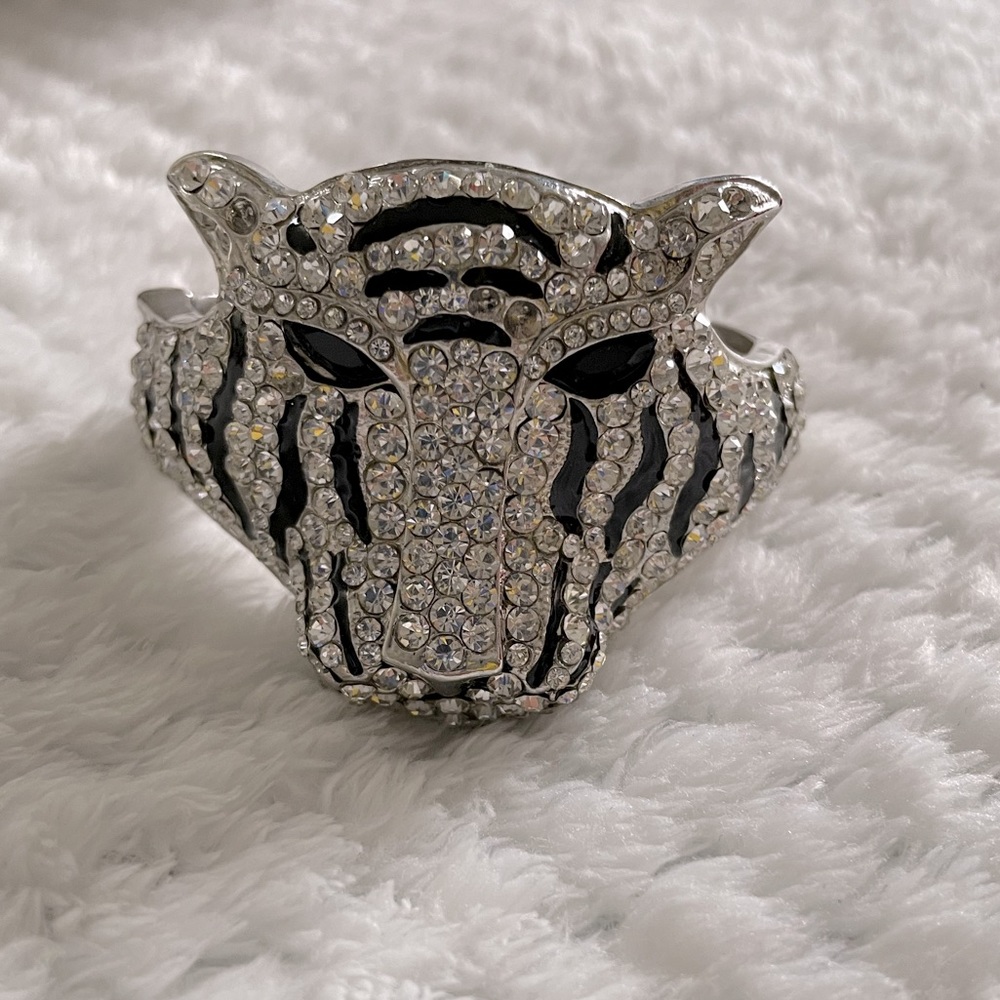 Rhinestone Tiger Head Statement Bracelet - Picture 3 of 8